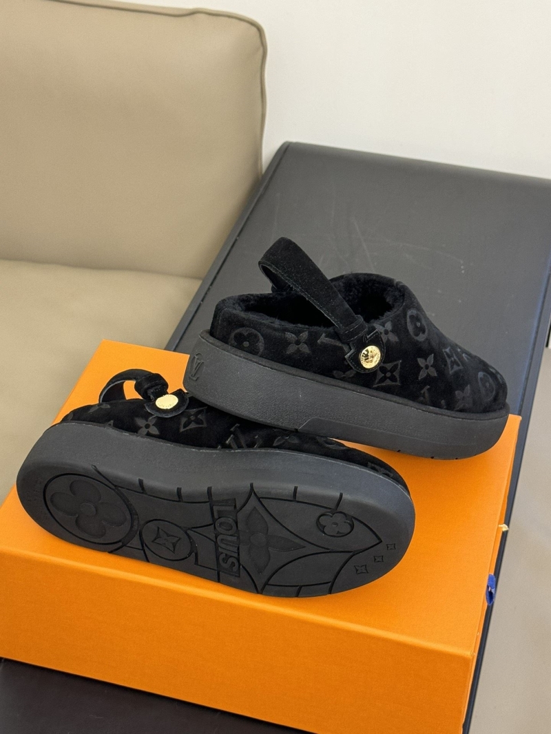 Louis Vuitton Slippers